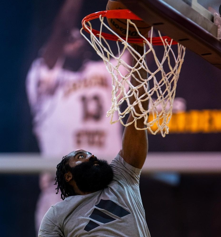 九游游戏-哈登重返赛场，晋级下一阶段首场状态出色，澳大利亚队观众沸腾！引发球迷热议的简单介绍-九游游戏