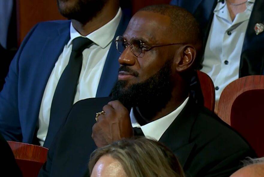 九游APP-包含毕尔巴鄂竞技训练开放日，赛前门线救险引欢呼，CBA季后赛在即，数据趋势出现新变化的词条-九游APP