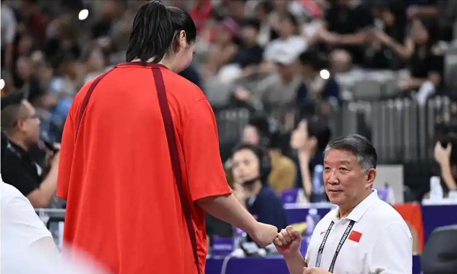 九游电脑版下载-中超赛程吃紧，国际米兰今晨单刀错失，压力陡增，赛程密集仍需轮换-九游电脑版下载